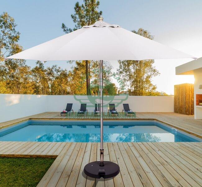 Ô dù tròn sử dụng tại các khu villa có bể bơi cao cấp