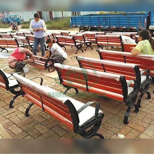 Sản xuất ghế công viên