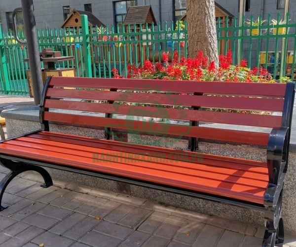 Ghế gỗ công viên có tựa thiết kế tinh tế, độ bền cao, sử dụng lâu dài