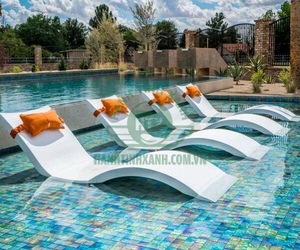 Ghế bể bơi bằng composite ưa chuộng cho các rooftop, bể bơi cao cấp