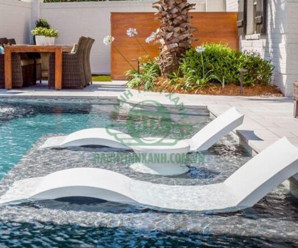 Ghế hồ bơi composite cho không gian bể bơi gia đình hiện đại