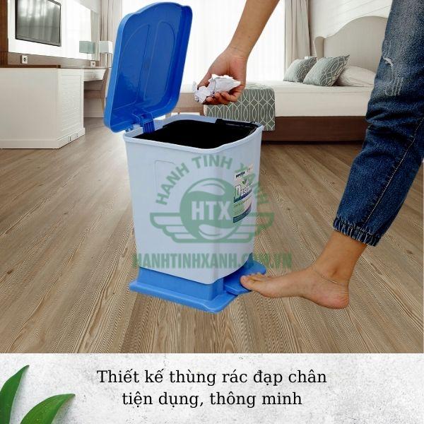 Thùng rác thiết kế cơ chế đạp chân tiện lợi, đảm bảo vệ sinh