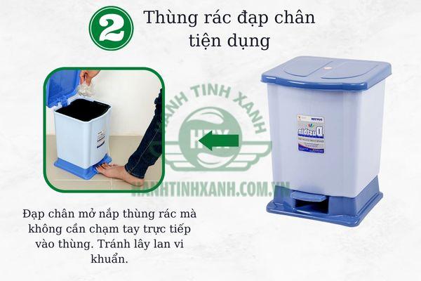 Tính năng đạp chân mở nắp thùng tiện lợi của thùng đưng rác Duy Tân
