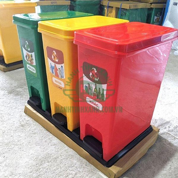 Thùng phân loại rác Eco tại kho Hà Nội chuẩn bị xuất cho chị khách ở Ninh Bình