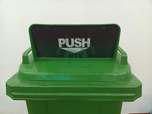 Bộ phận bỏ rác được thiết kế dễ nhìn thấy
