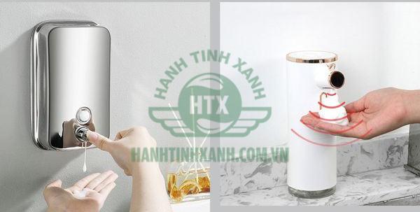 bình đựng nước rửa tay nút nhấn vận hành khác bình cảm ứng