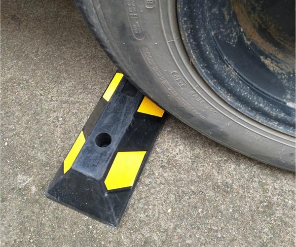 Gờ cao su chặn bánh xe có độ bền cao