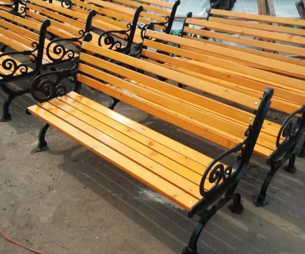 Hình ảnh ghế gang đúc tại kho Hành Tinh Xanh