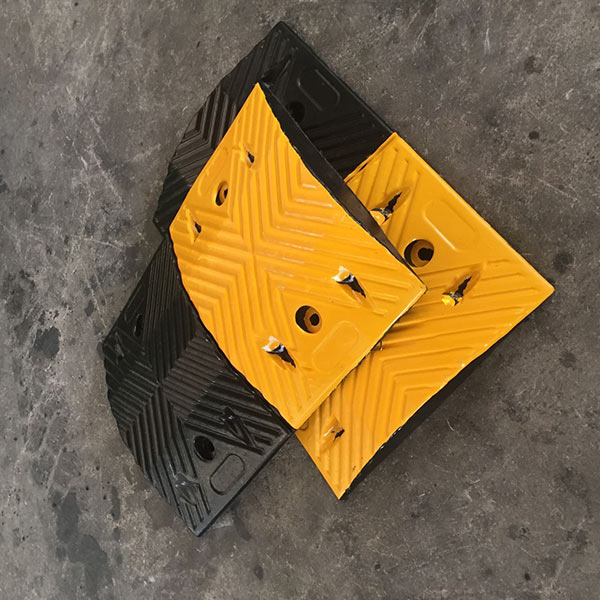 Hình ảnh chụp thật của gờ giảm tốc 50cm