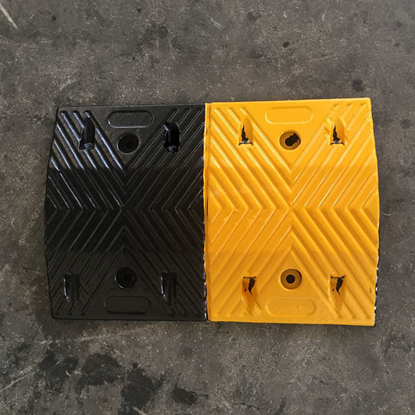 Hình ảnh chụp thật của gờ giảm tốc 50cm