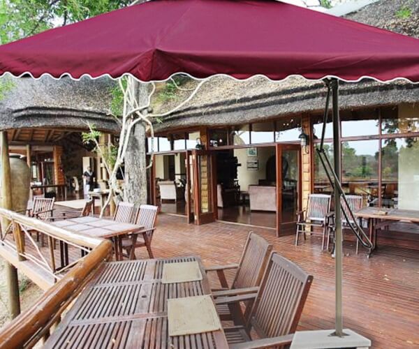 Ô lệch tâm vuông thường sử dụng tại các quán cafe