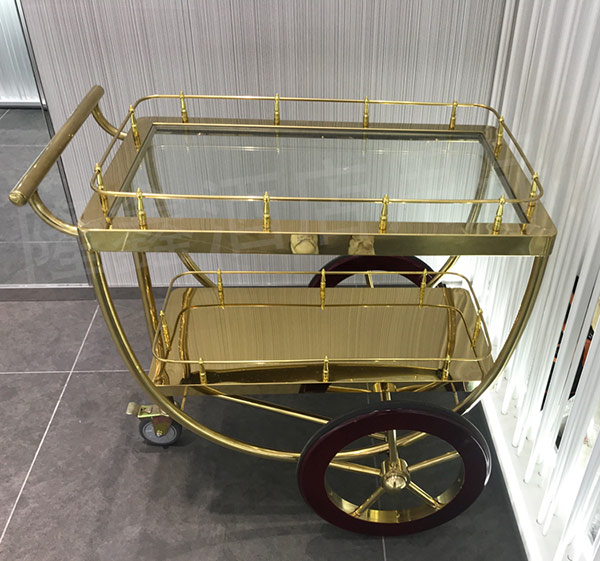 Mẫu xe đẩy rượu bằng inox mạ vàng 2 tầng cao cấp