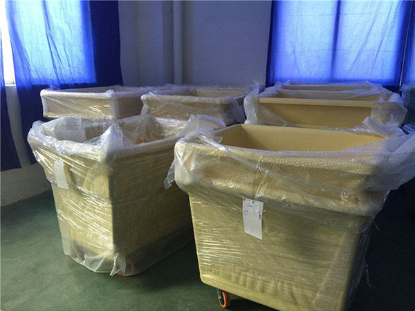 Xe đẩy được bảo quản cẩn thận để chống trầy xước