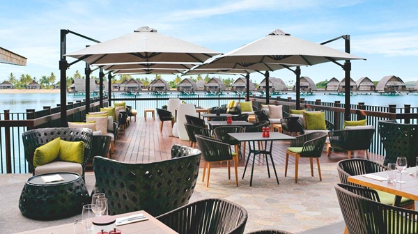 Ô lệch tâm trắng phù hợp với mọi không gian