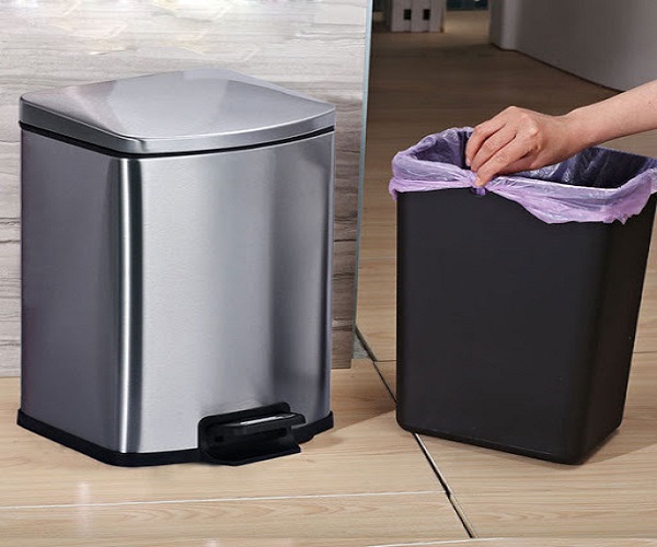 Lót túi nilon trước khi cho rác thải vào thùng sẽ tăng thời gian sử dụng bền lâu 