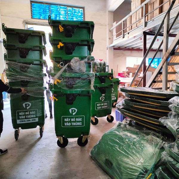 Sắp xếp đơn hàng thùng rác để gửi cho khách