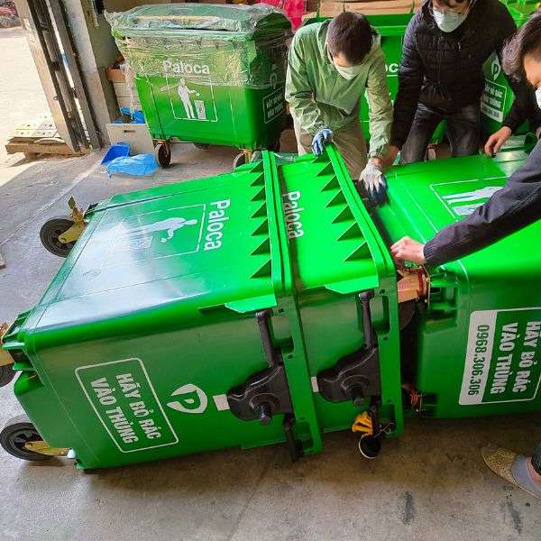Thùng rác nhựa màu xanh lá thường bán chạy nhất