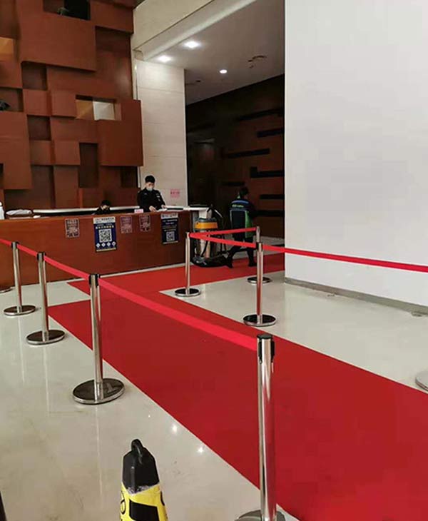 Tạo hàng rào ngăn cách, phân làn di chuyển