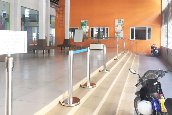 Cột chắn inox dây căng giá rẻ