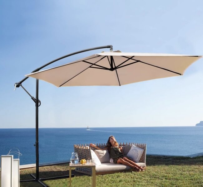 Ô dù tròn lệch tâm ưa chuộng tại các bãi biển