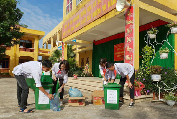 thung rac trong trường hoc 1