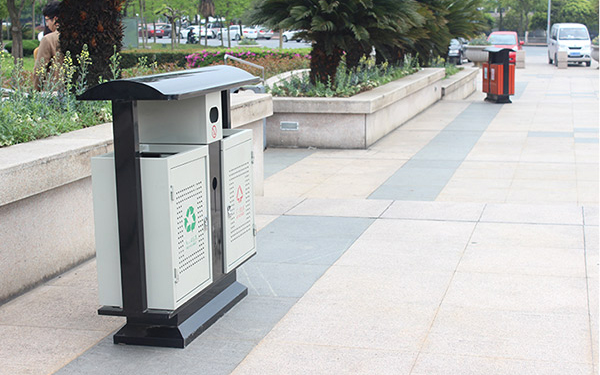 lọi ich thung rac cong cong trong cong vien