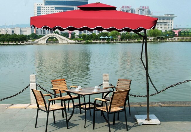 Ứng dụng của dù lệch tâm 2,5m tại quán cafe