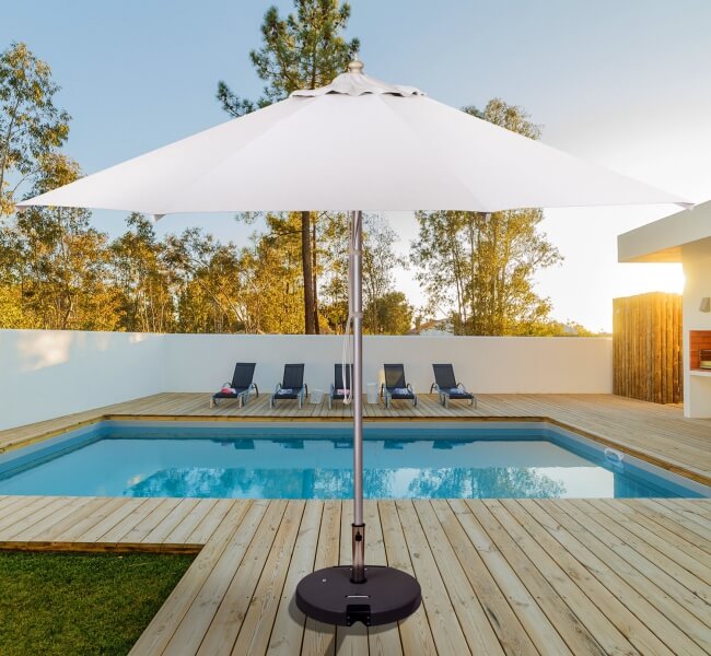 Ô dù tròn sử dụng tại các khu villa có bể bơi cao cấp
