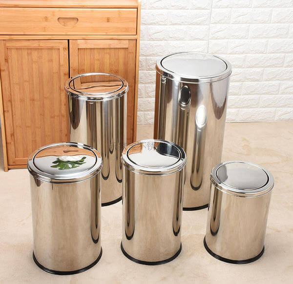 thung rac inox nap bap benh