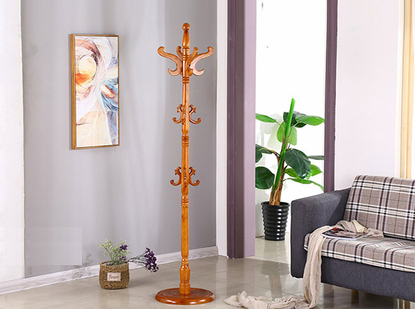 Mẫu cây treo quần áo gỗ tự nhiên màu nâu vàng