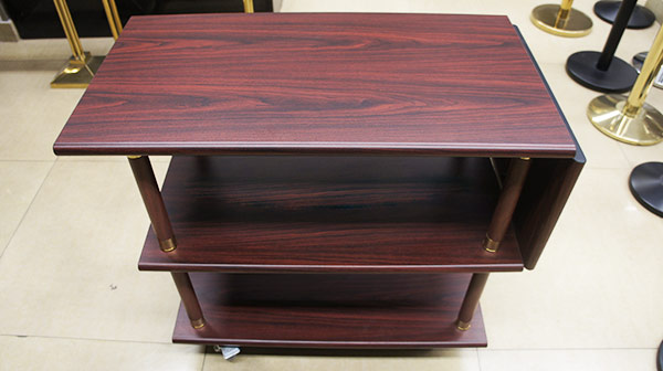 Cận cảnh chi tiết xe đẩy đồ ăn