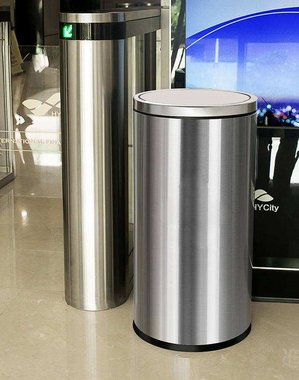 Cơ chế hoạt động của nắp bập bênh trên thùng rác inox