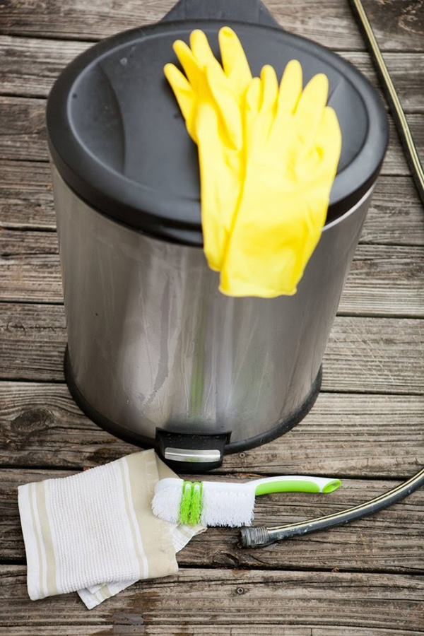 Vệ sinh thùng rác inox như thế nào cho đúng cách?