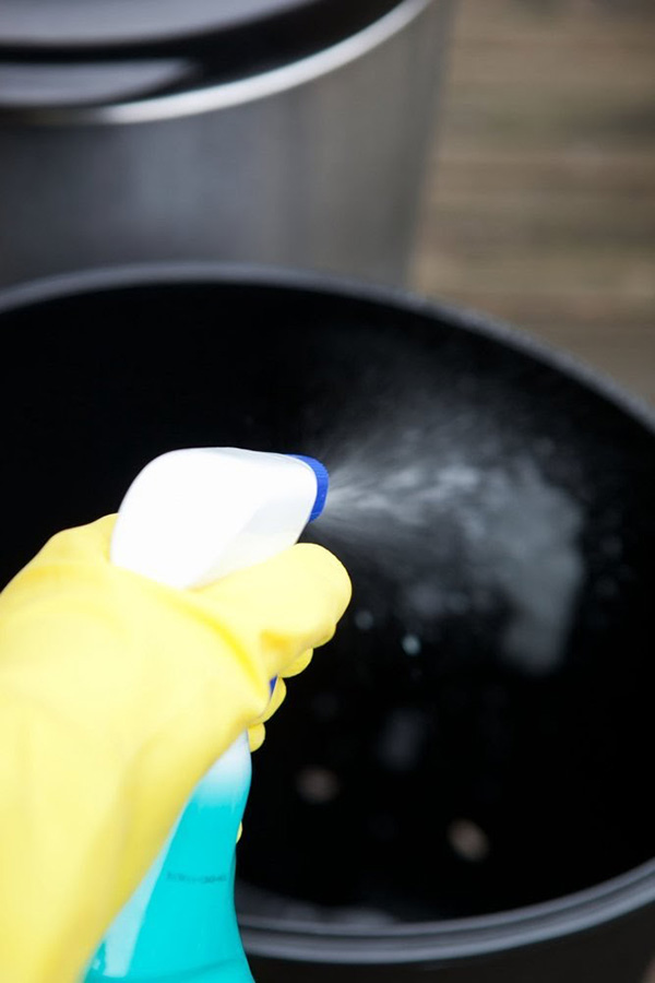 Vệ sinh thùng rác inox như thế nào cho đúng cách?