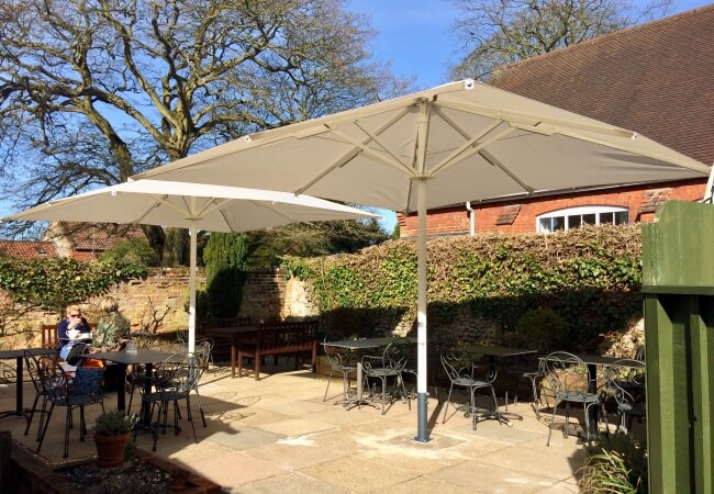 Mẫu dù chính tâm vuông độc đáo và ấn tượng