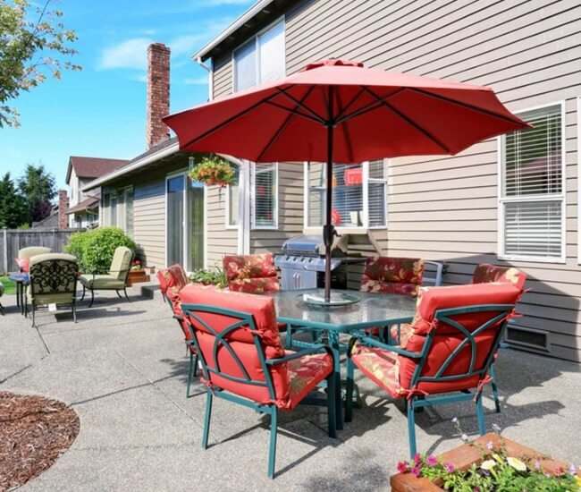 Mẫu dù chính tâm tròn được sử dụng phổ biến tại các bãi biển