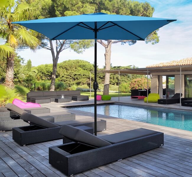 Dù vuông trang trí hồ bơi ấn tượng và bắt mắt