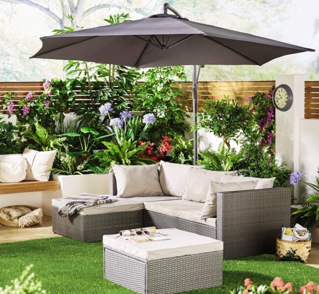 Dù lệch tâm trang trí cho sân vườn biệt thự cao cấp