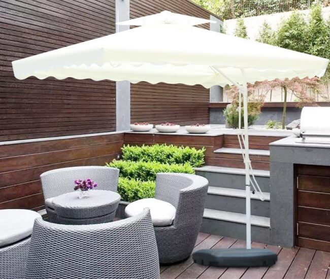 Kiểu dáng dù vuông lệch tâm độc đáo, ấn tượng