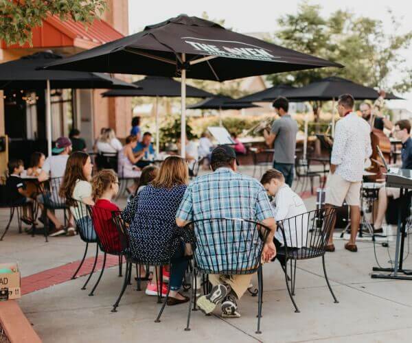 Hành Tinh Xanh chuyên cung cấp các loại dù coffee giá rẻ tại kho, chẩt lượng tốt