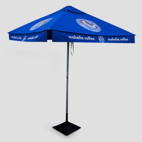 Hành Tinh Xanh nhận in ấn logo thương hiệu lên ô dù cafe