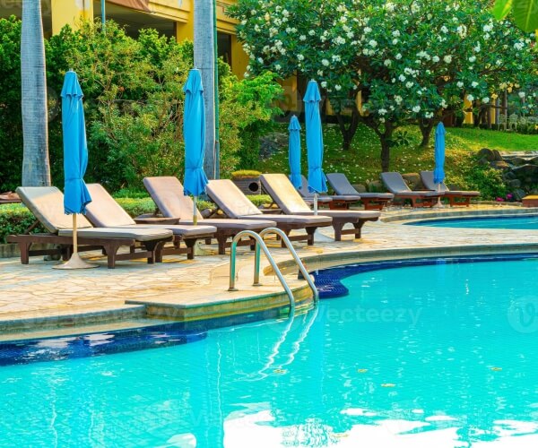 Dù hồ bơi được thiết kế thông minh, gấp gọn khi không sử dụng