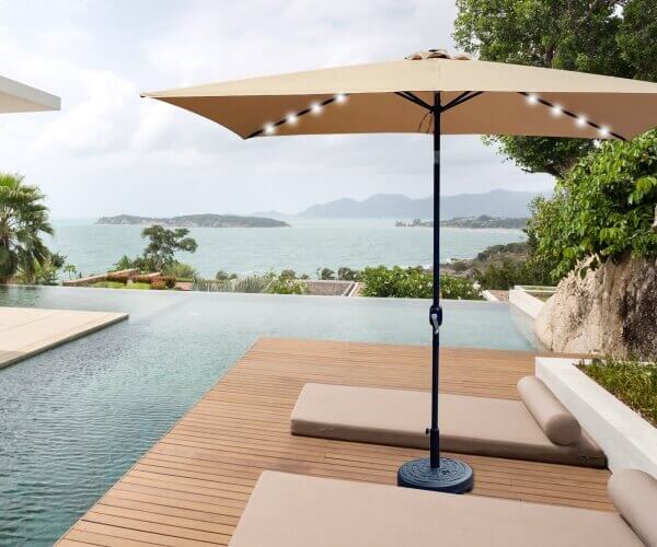 Ô lệch tâm vuông trang trí bể bơi ấn tượng, thu hút