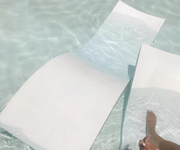 Ghế nằm hồ bơi được nhiều khách sạn, resort, homestay, rooftop,... ưa chuộng