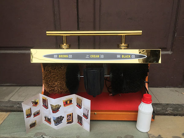 Nên dùng đúng loại xi theo máy để giúp máy đánh giày hoạt động tốt