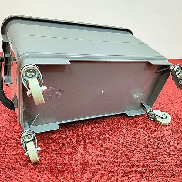 Xô đựng nước lau kính