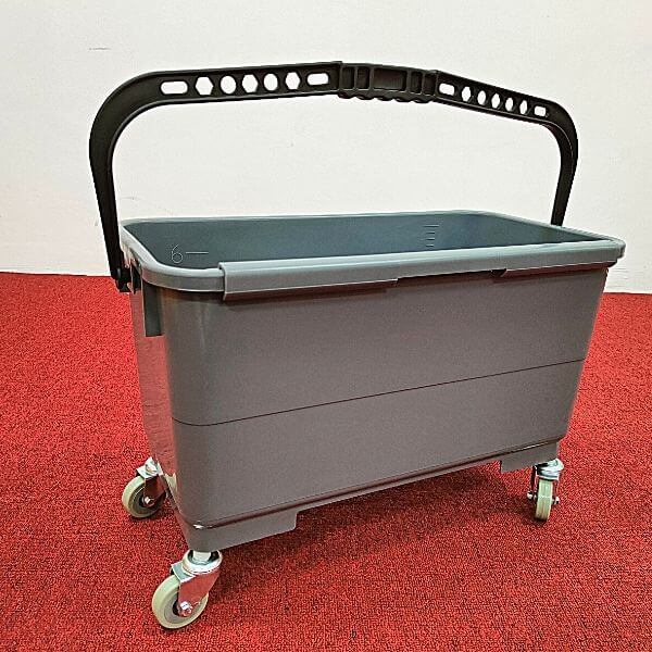 Xô đựng nước lau kính