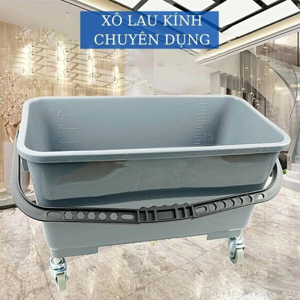 Mẫu xô lau gương kính có bánh xe di chuyển linh hoạt