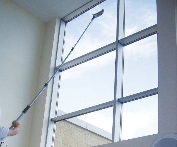 Dụng cụ lau kính gia đình