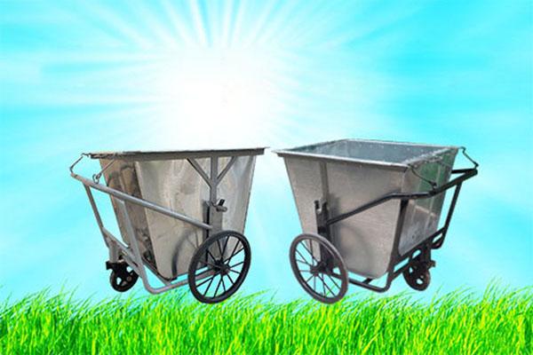 Nên sử dụng xe đẩy rác bằng tôn hay bằng xe đẩy rác bằng nhựa